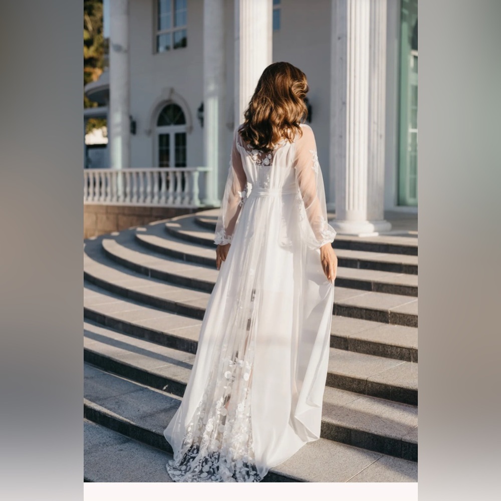 Bridal Robe from Le Rose - Picture 3 of 7